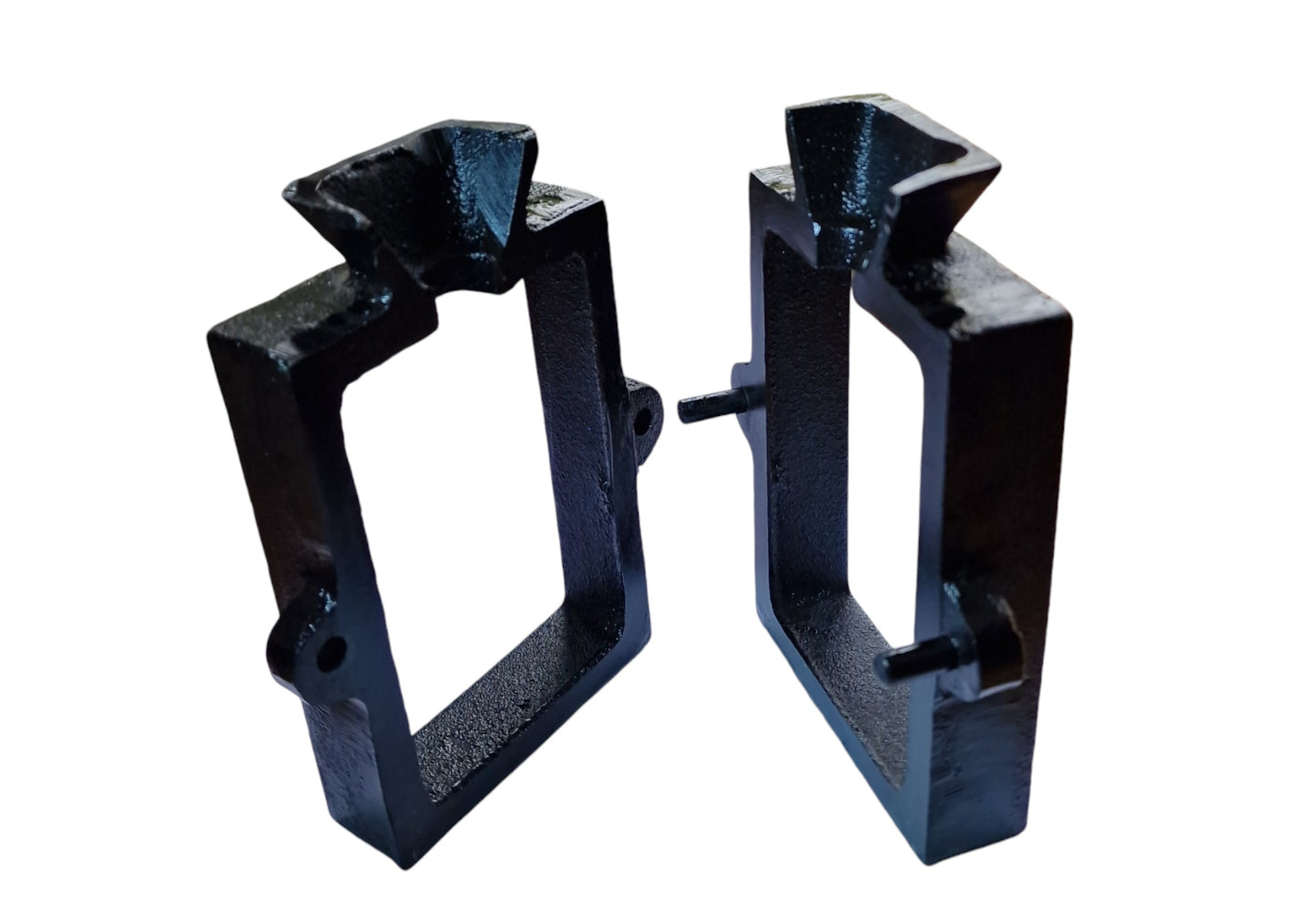 A black metal mold frame for sand casting jewellery, with dimensions 150x90x50mm.