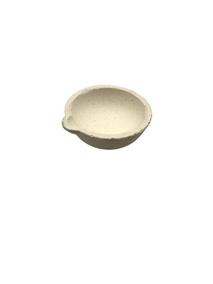 Melting crucible for metal