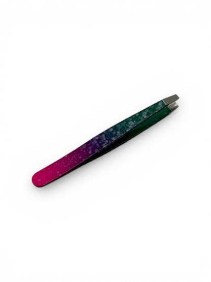 Full picture of straight tipped eyebrow tweezers.