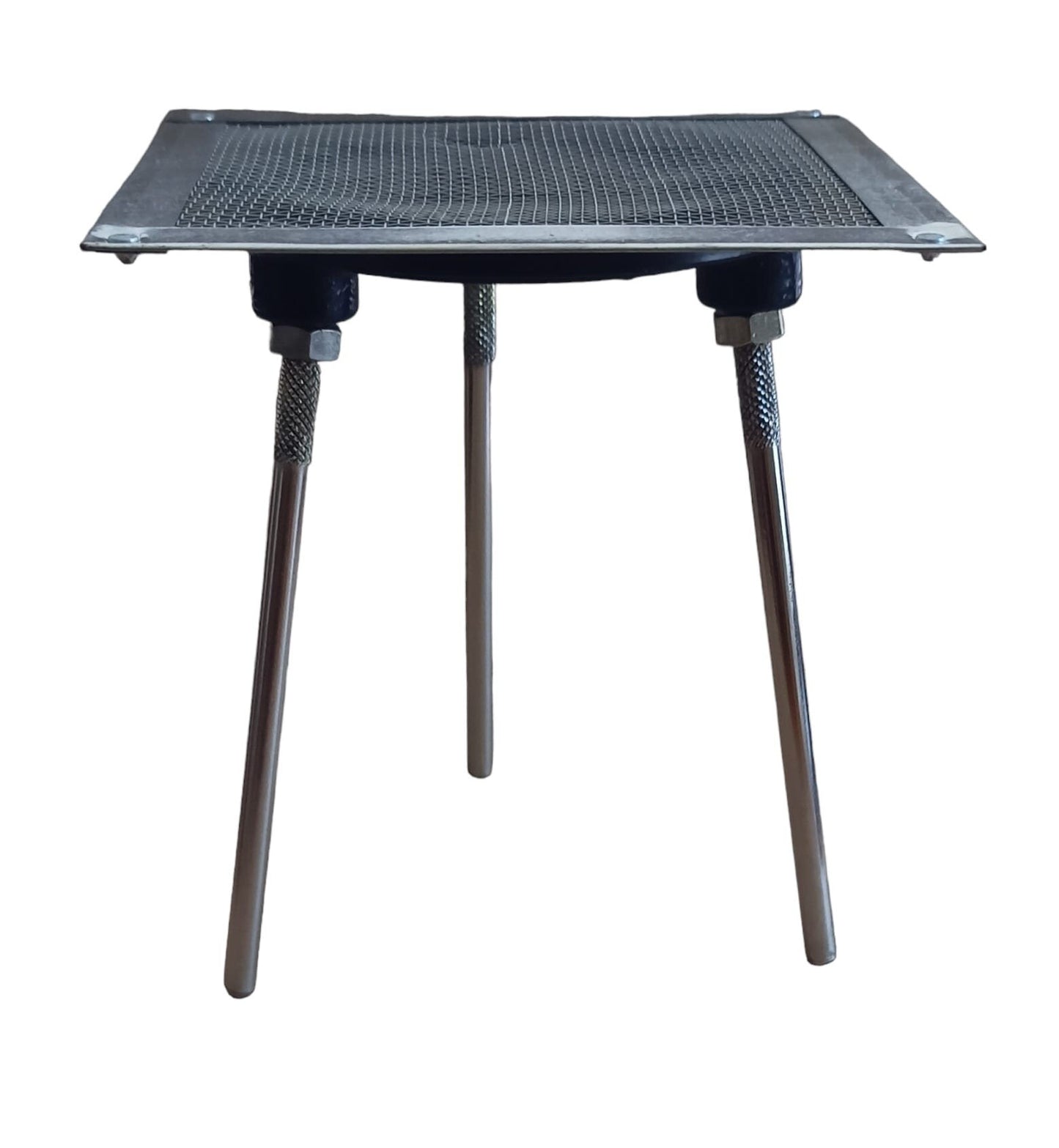 Tripod With Mesh Screen